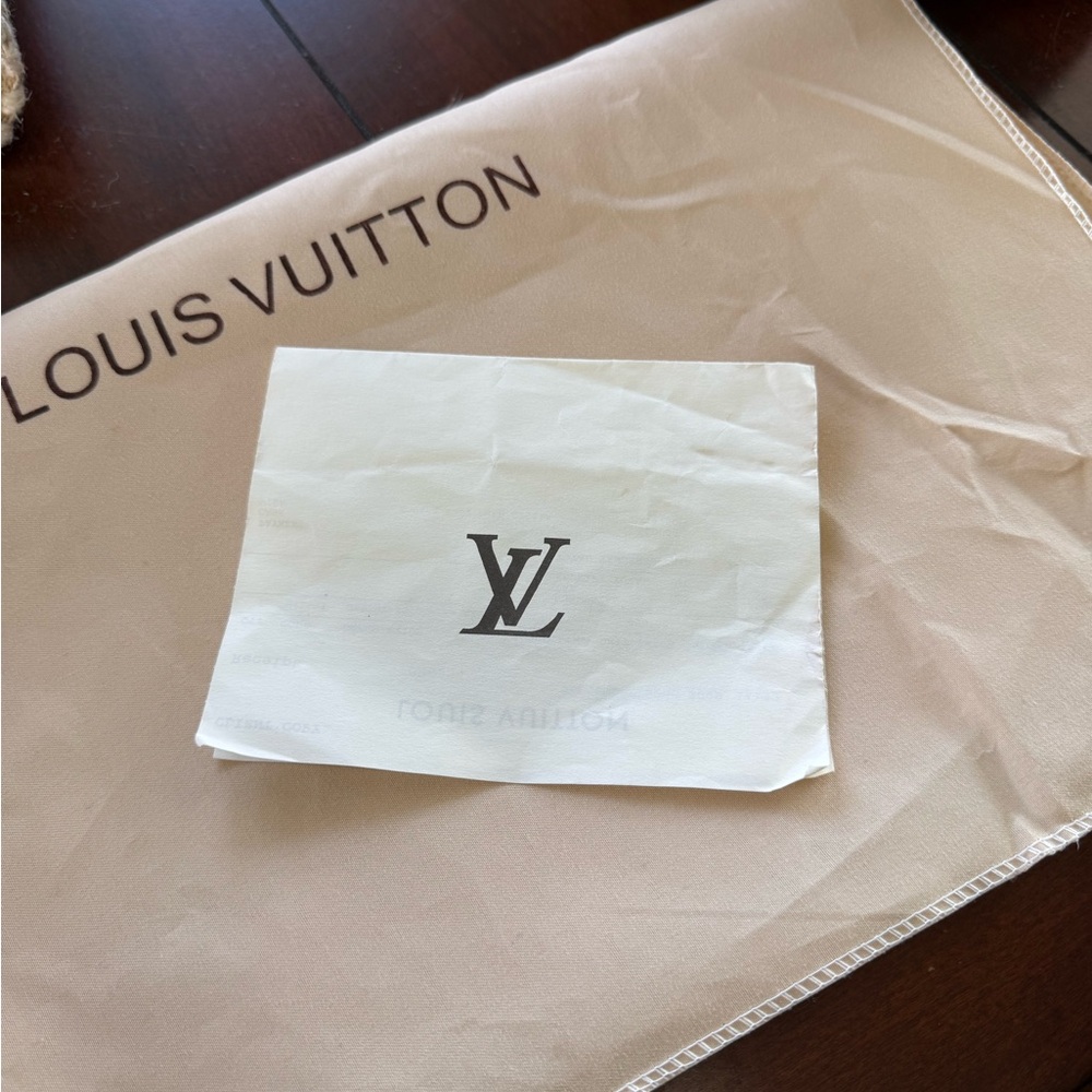 Louis Vuitton Damier Azur Canvas Speedy Bag in Brown and Cream - Picture 9 of 10